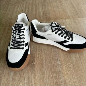 Brand New! Never worn, Sam Edelman athletic shoe